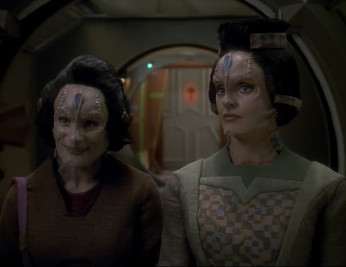 ULANI BELOR & GILORA REJAL